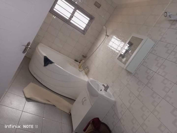 4-bedroom-flat-for-sale-in-chalala-big-5