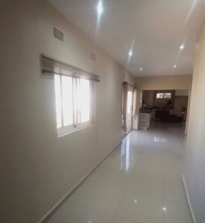 2-bedroom-flat-for-rent-in-kabulonga-big-5