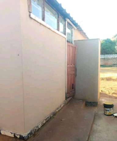 1-bedroom-flat-for-rent-in-avondale-big-1