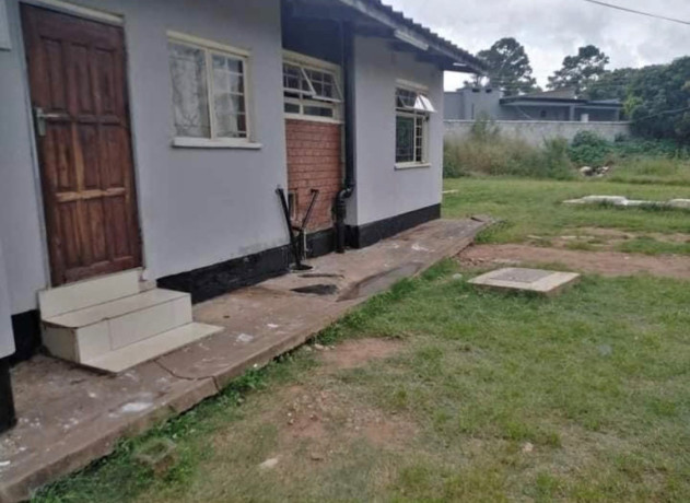 spacious-3-bedroom-house-for-sale-in-avondale-big-1