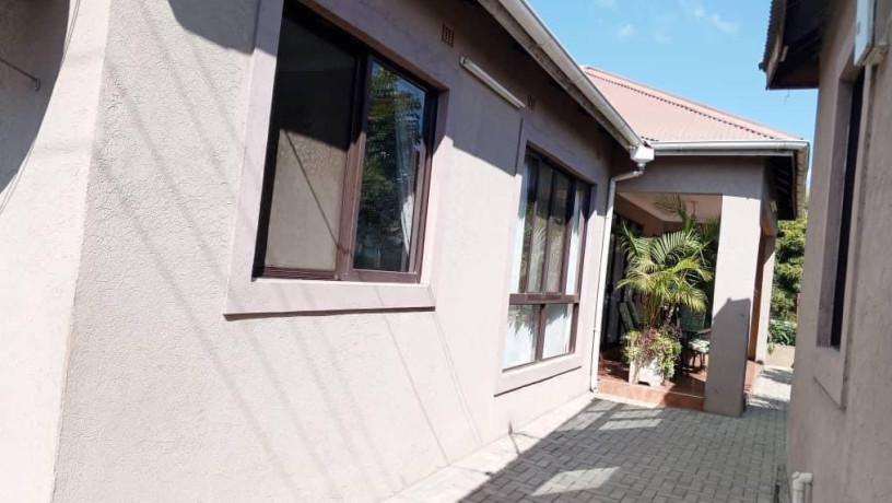 3-bedroom-house-for-sale-in-avondale-big-5