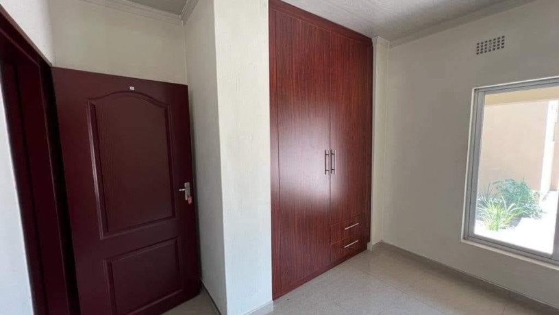 2-bedroom-flat-for-rent-in-olympia-big-4