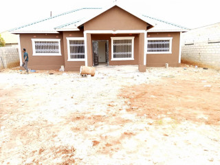 3 Bedroom For Sale in Chalala