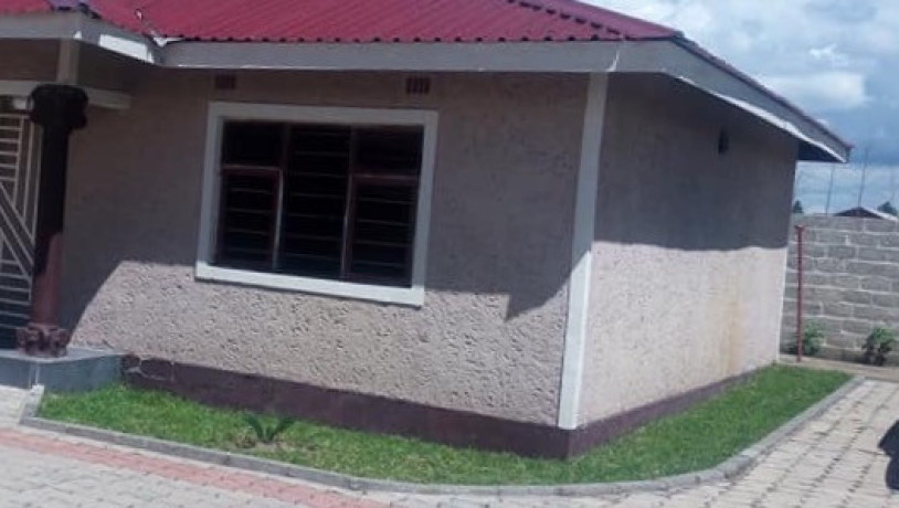 2-bed-1-bath-flat-for-rent-in-riverside-chingola-big-3