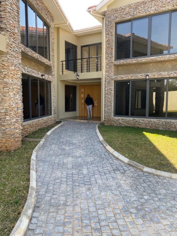 5-bedroom-house-for-sale-in-roma-big-2