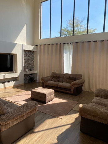 5-bedroom-house-for-sale-in-roma-big-4