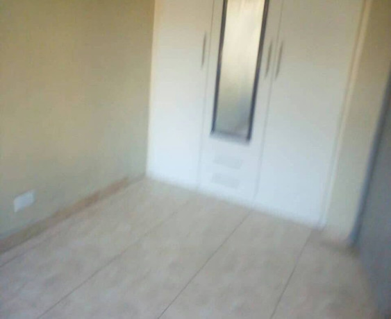 2-bedroom-house-for-rent-in-roma-big-2