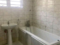 2-bedroom-house-for-rent-in-roma-small-3