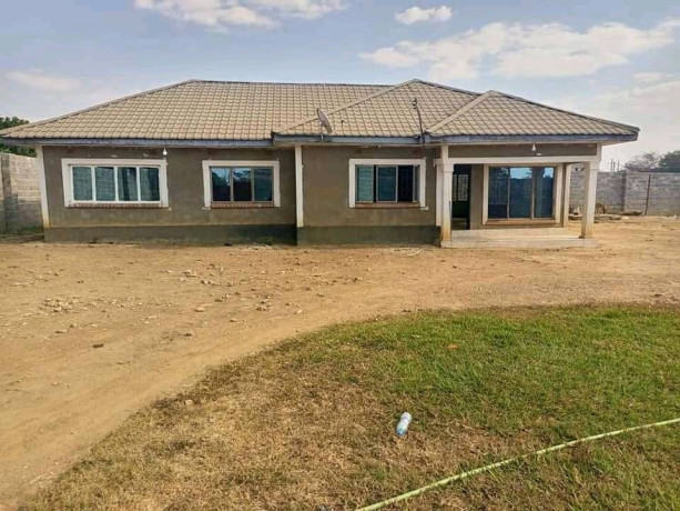 3-bedroom-house-for-sale-in-meanwood-big-1