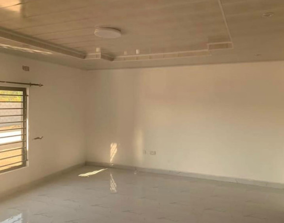 2-bedroom-flat-for-rent-in-meanwood-big-6