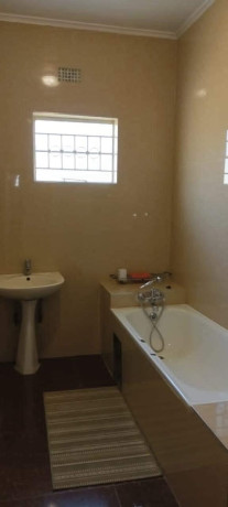 4-bedroom-house-for-rent-in-meanwood-big-9