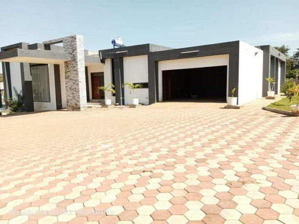 4-bedroom-flat-for-sale-in-njolwe-big-7