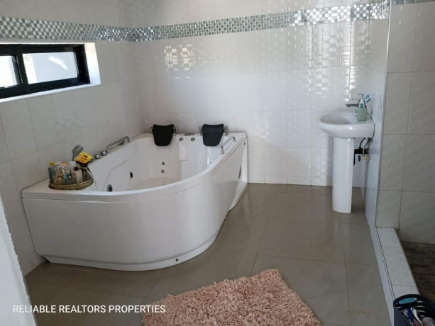 4-bedroom-house-for-sale-in-new-kasama-big-9