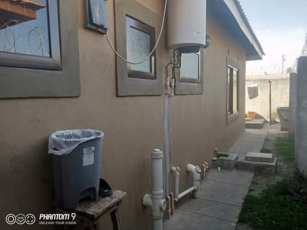 3-bedroom-flat-for-rent-in-meanwood-kwamwena-big-6