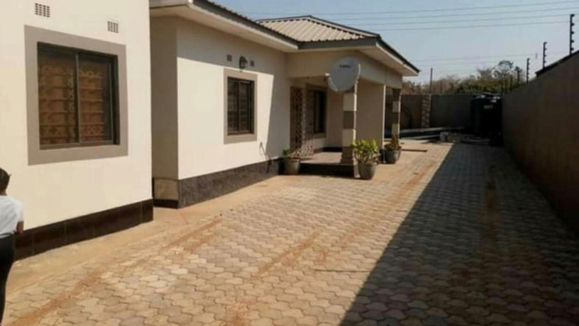 2-bedroom-flat-for-rent-in-meanwood-kwamwena-big-1