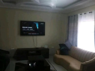 2 Bedroom Flat For Rent In Meanwood Kwamwena