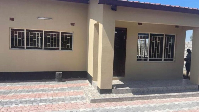 2-bedroom-flat-for-rent-in-meanwood-ndeke-big-5