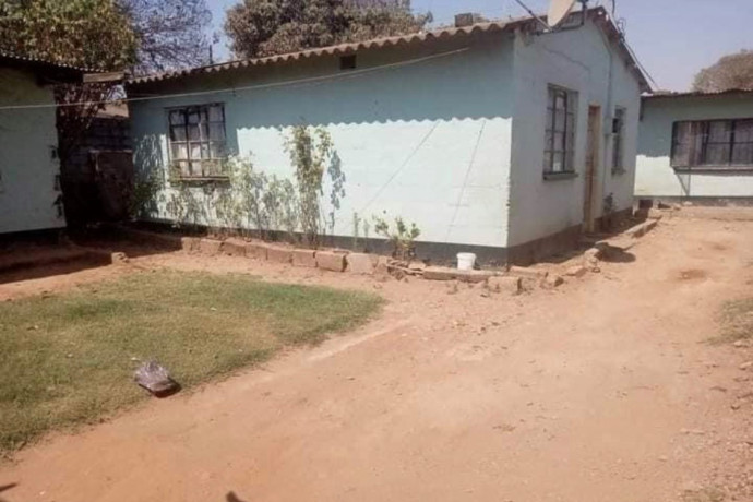 spacious-2-bedroom-house-for-sale-in-libala-big-1