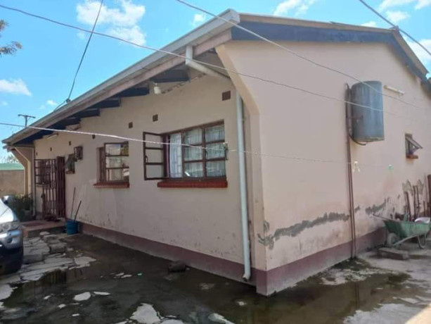 3-bedroom-apartment-for-sale-in-kabwata-big-8