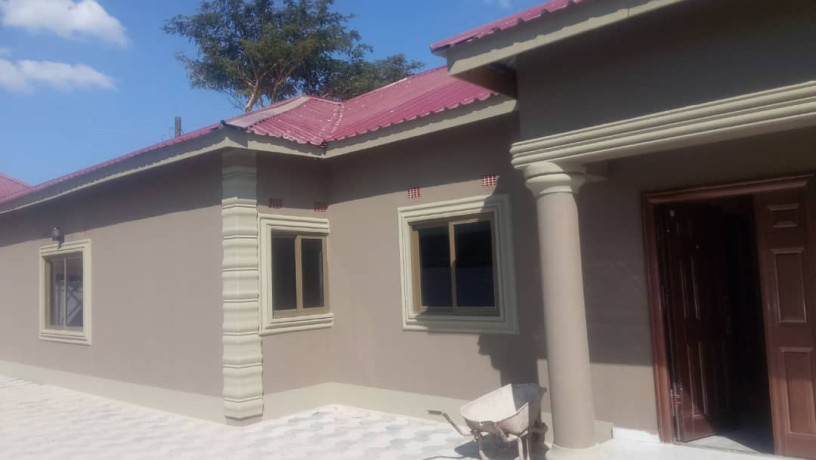 beautiful-4-bedroom-stand-alone-house-in-salama-park-big-0