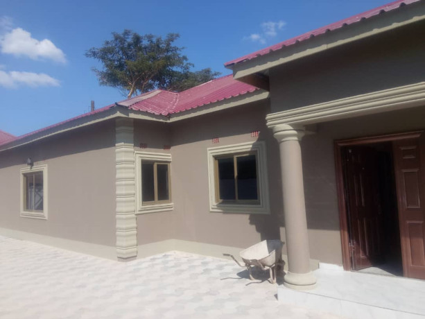 beautiful-4-bedroom-stand-alone-house-in-salama-park-big-0