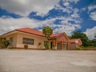newly-built-3-bedroom-house-for-rent-in-makeni-gray-zulu