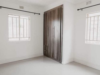 3 Bedroom Flat For Sale in Woodlands Chalala