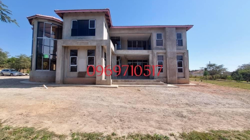 4-bedroom-double-storey-house-in-state-lodge-with-road-frontage-big-0