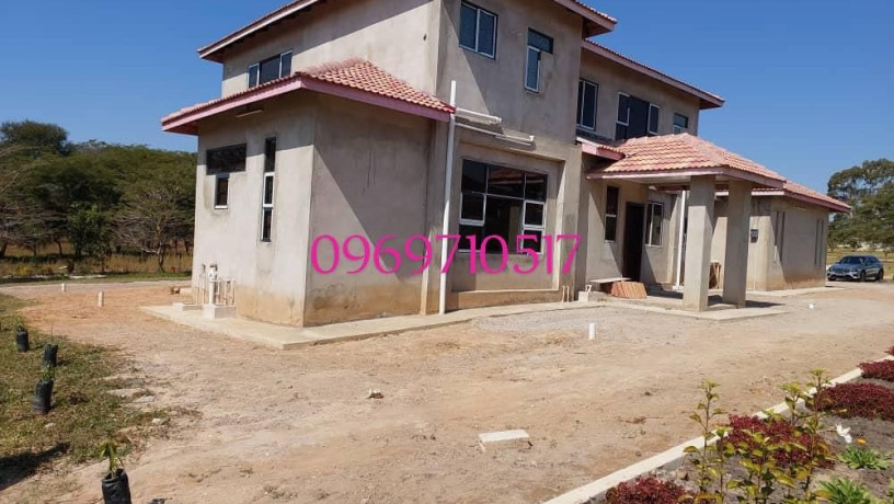 4-bedroom-double-storey-house-in-state-lodge-with-road-frontage-big-2