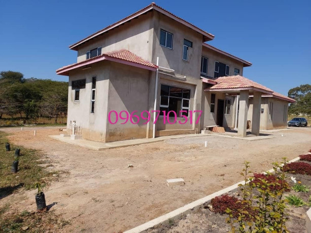 4-bedroom-double-storey-house-in-state-lodge-with-road-frontage-big-2