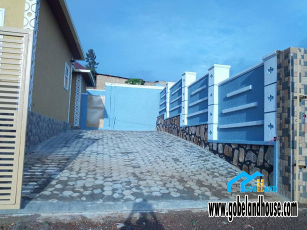 spacious-4-bedroom-house-in-kabeza-big-0