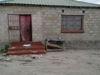 cheap-house-on-mungwi-road-with-extra-rooms