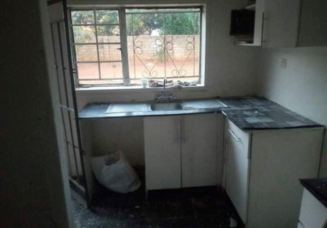 2-bedroom-flat-for-sale-in-woodlands-big-3