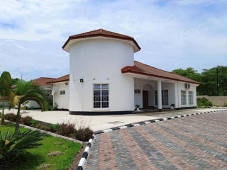 4 Bedroom House For Sale In Ibex Hill