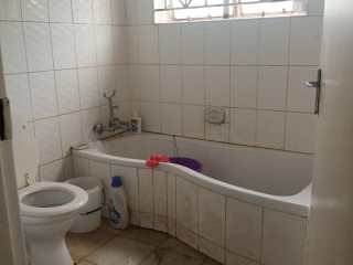 3 Bedroom House For Sale in Chalala