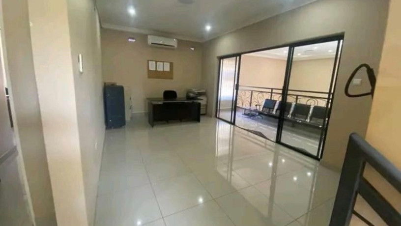 office-space-for-sale-in-rhodespark-big-1