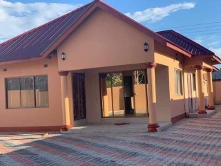 Lovely and Spacious 4 Bedroom House in Ibex Hill