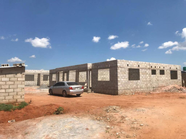 4-incomplete-flats-in-lilatyi-estates-big-2