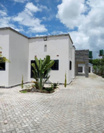4-bedroom-house-for-rent-in-ibex-hill-big-8