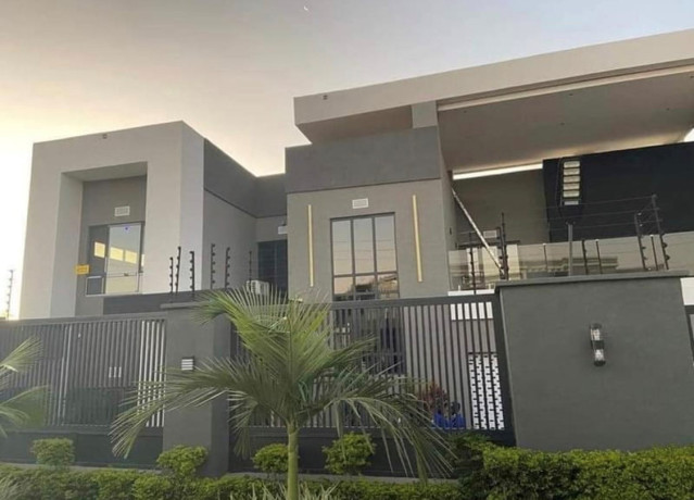 beautiful-5-bedroom-house-for-sale-in-roma-park-big-0