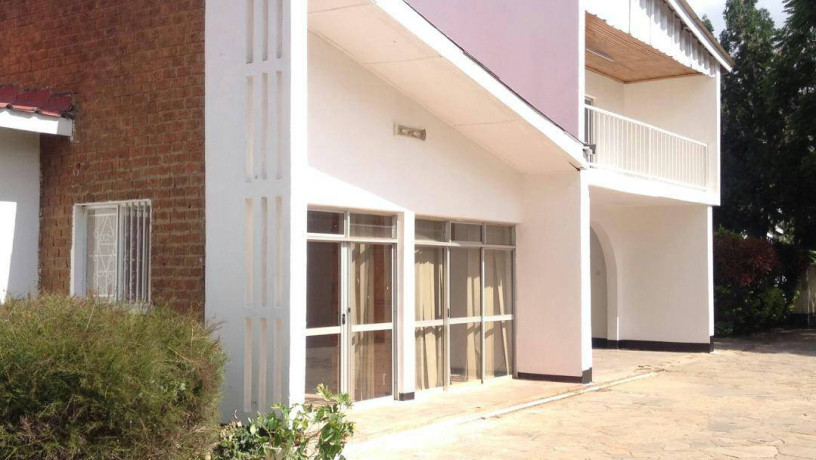 luxurious-3-bedroom-apartments-for-rent-in-kabulonga-lusaka-big-6