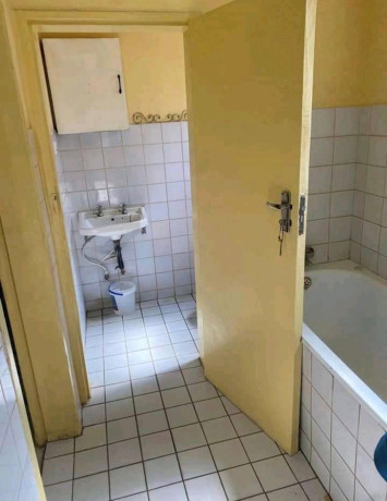 3-bedroom-house-for-rent-in-olympia-big-2