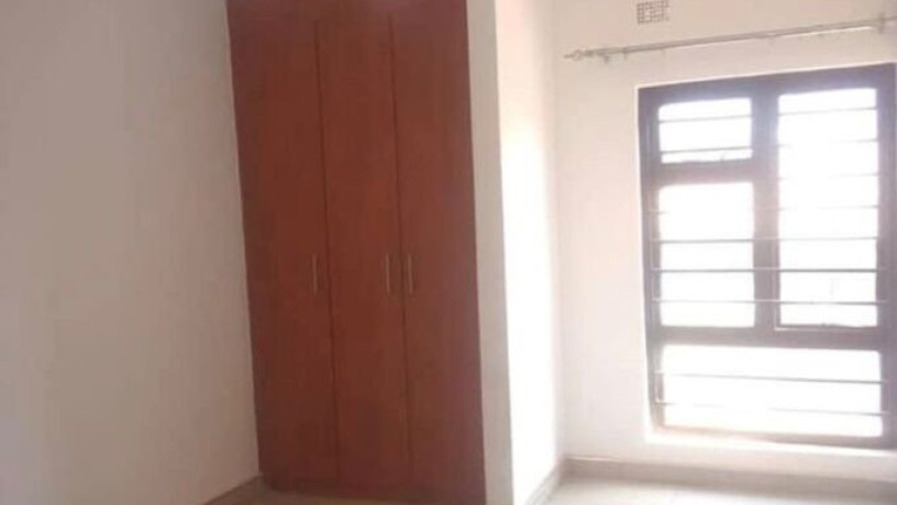 4-bedroom-flat-for-rent-in-makeni-big-9