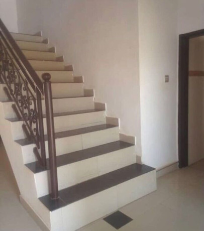 4-bedroom-flat-for-rent-in-makeni-big-2