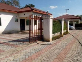 4 Bedroom Flats For Rent in Makeni