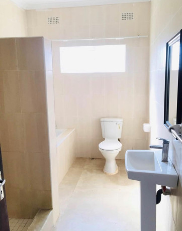 3-bedroom-flat-for-rent-in-makeni-big-3