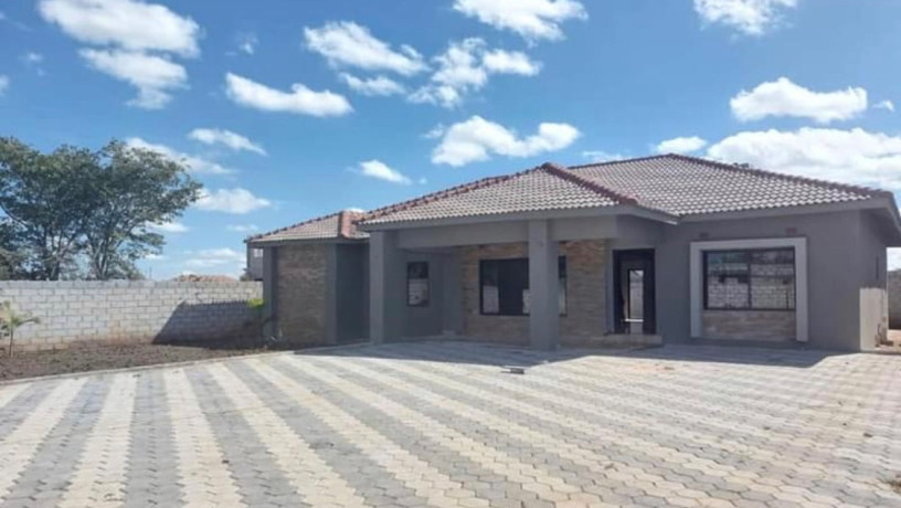 4-bedroom-house-for-sale-in-new-kasama-big-5