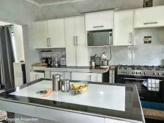 fabulous-end-unit-townhome-in-chalala-community