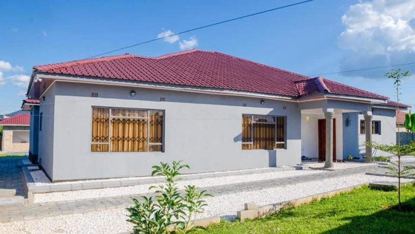 4-bedroom-house-for-rent-in-new-kasama-big-4