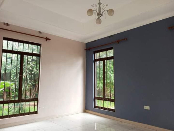 3-bedroom-house-for-rent-in-6-miles-big-1